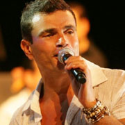 Amr Diab Dépasse Nancy Ajram Sur La Liste Des Artistes Arabes Les Plus Riches