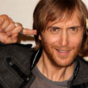 David Guetta serait sourd depuis l’âge de 20 ans.