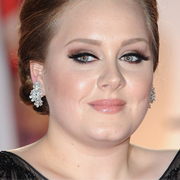 Adele se lance dans la création d’une marque grande taille