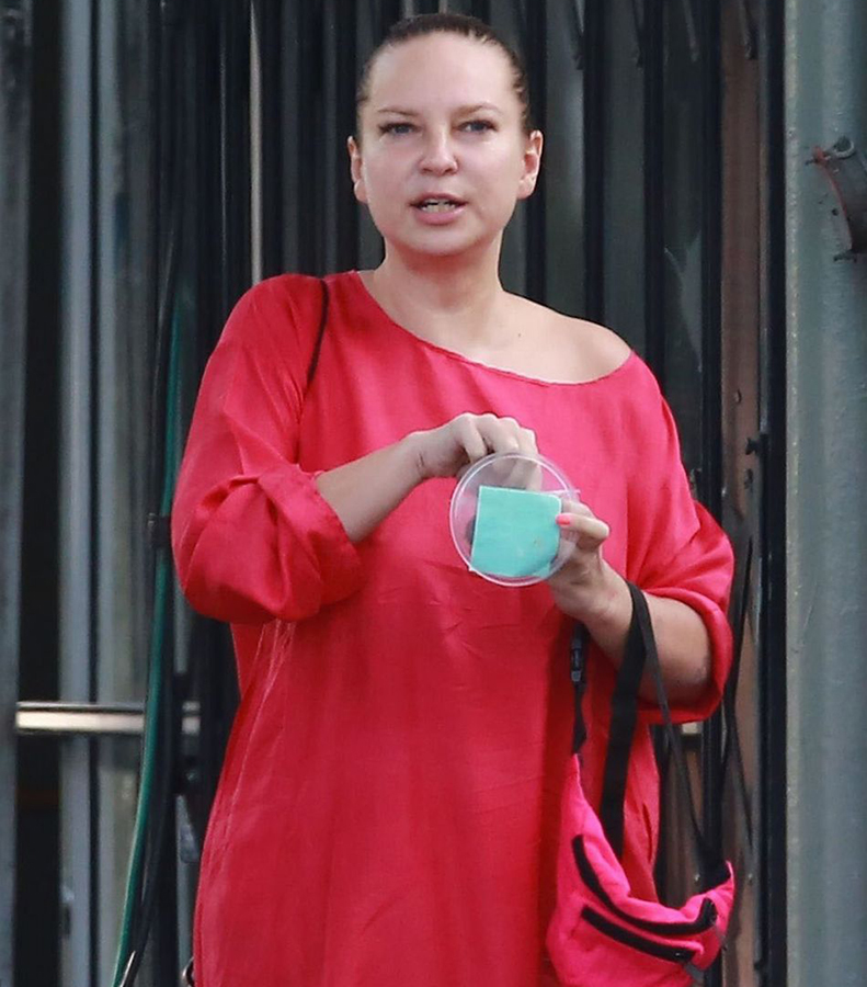 5095424-exclusif-sia-sans-maquillage-et-sans-p-950x0-1.jpg