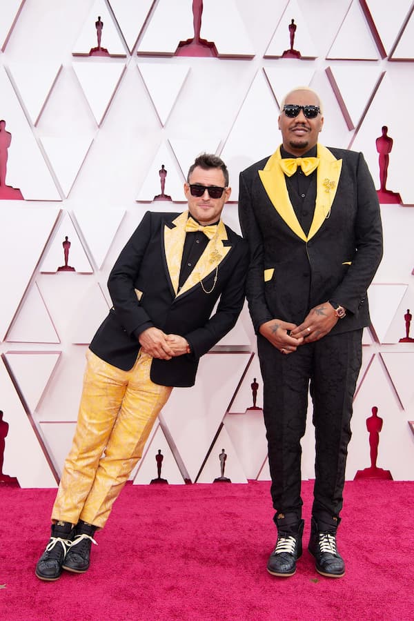 All-the-looks-oscars-2021-Desmond-Roe-and-Travon-Free.jpg