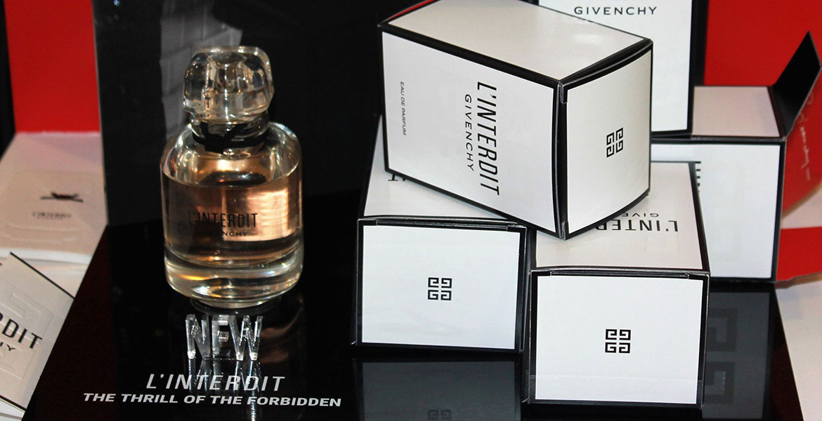 Le nouveau parfum de Givenchy L interdit