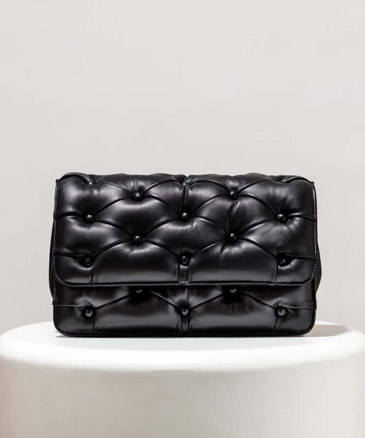 Benedetta Bruzziches le designer derrière les sacs