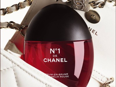 Le Camélia Rouge Nomade : Le Nouveau Souffle de Jeunesse par CHANEL