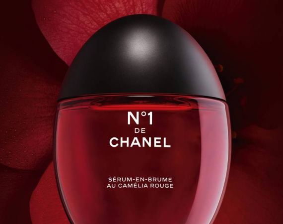 Le Camélia Rouge Nomade : Le Nouveau Souffle de Jeunesse par CHANEL